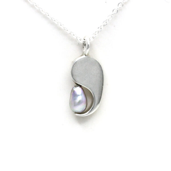 Cortez Keshi Pearl Silver Necklace - Image 11