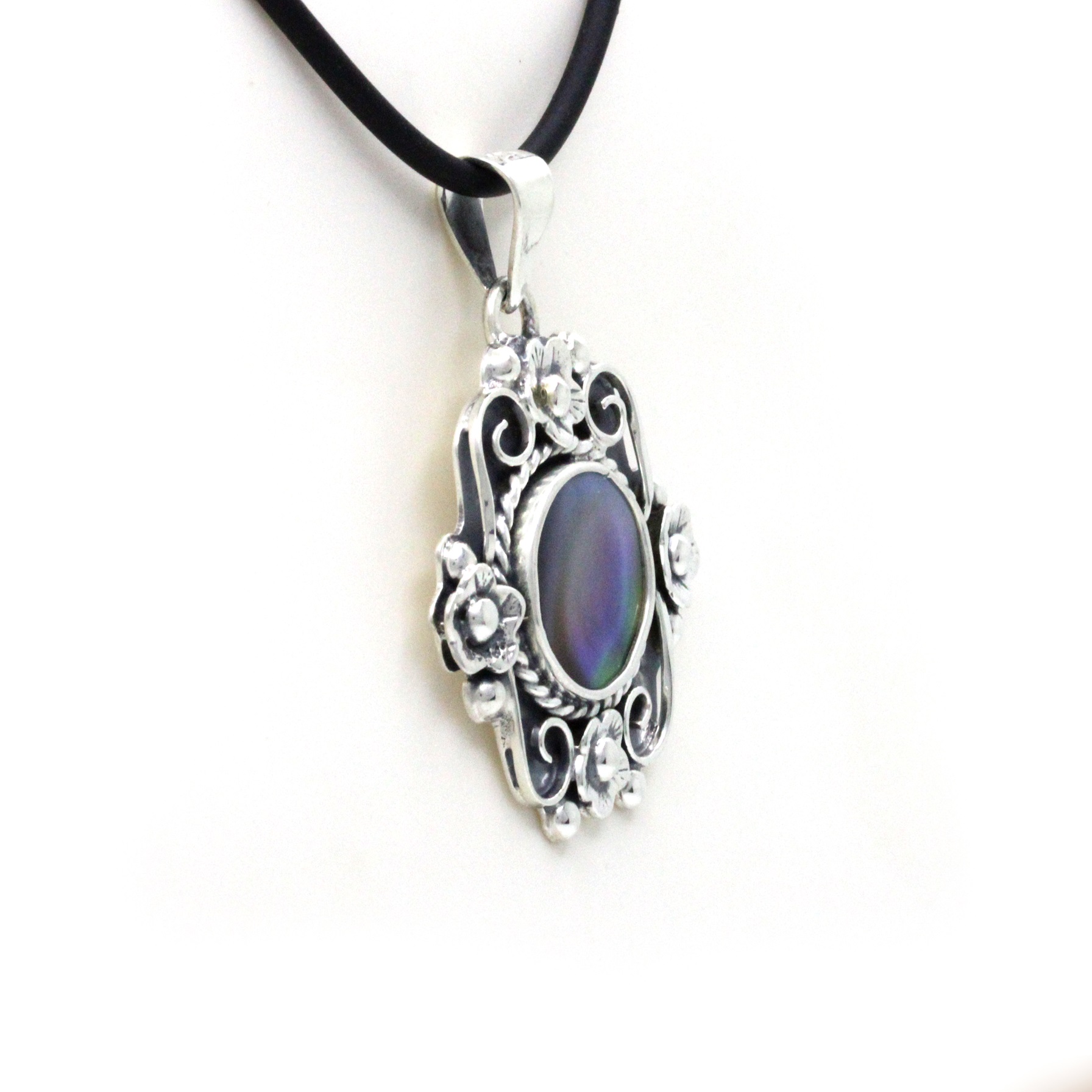 "Flowers" Dark Silver Shell Pendant - Image 3