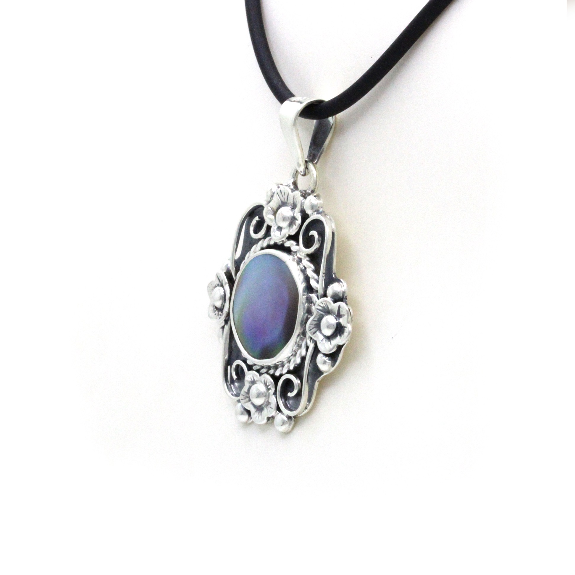"Flowers" Dark Silver Shell Pendant - Image 4
