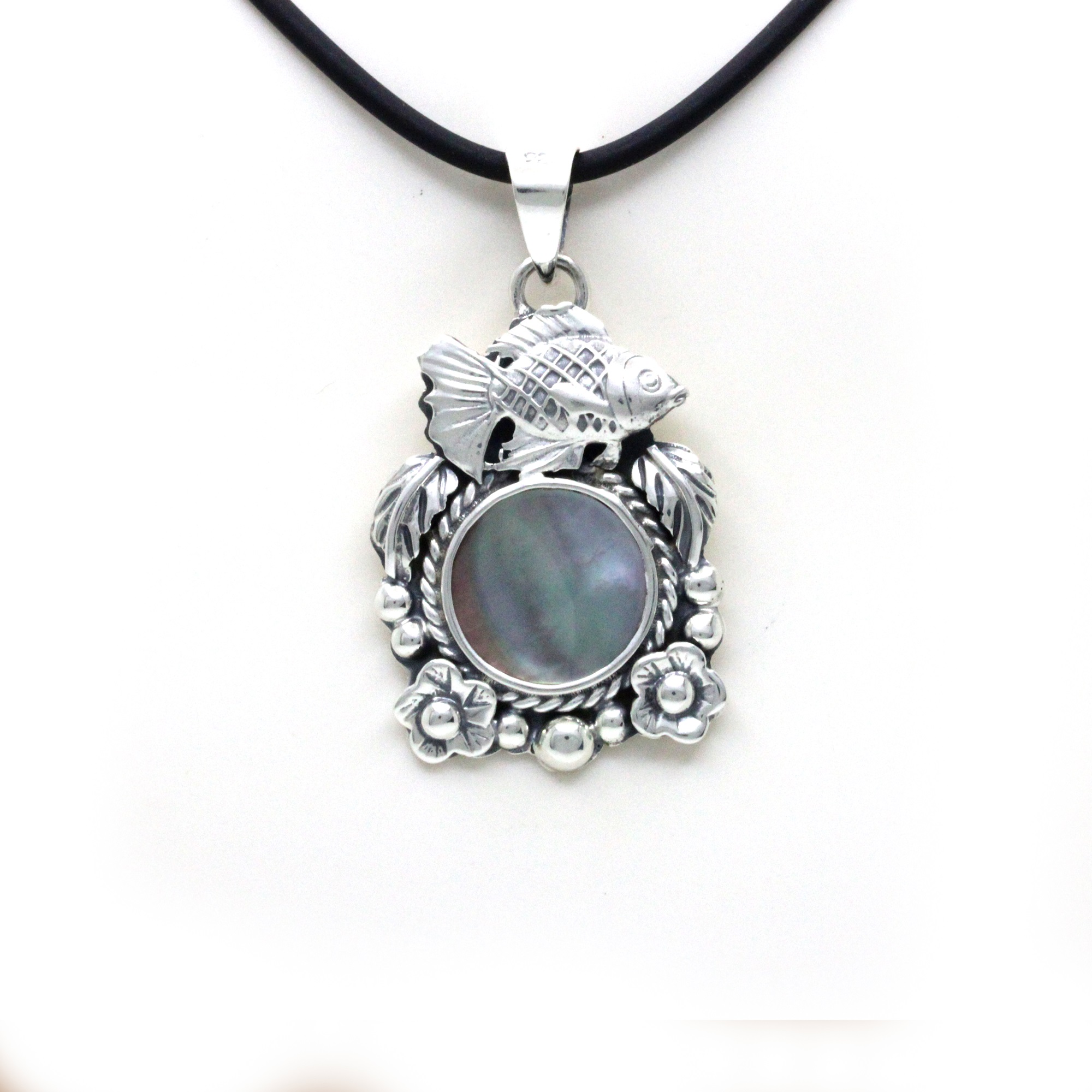 "Fish" Silver Shell Pendant