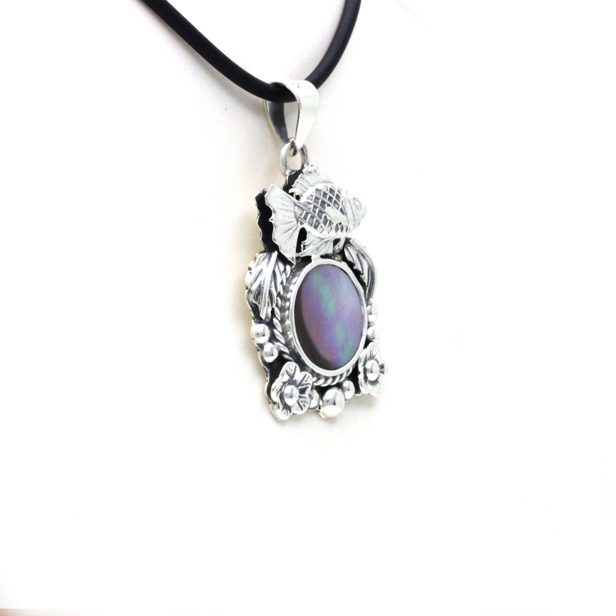 "Fish" Silver Shell Pendant - Image 3