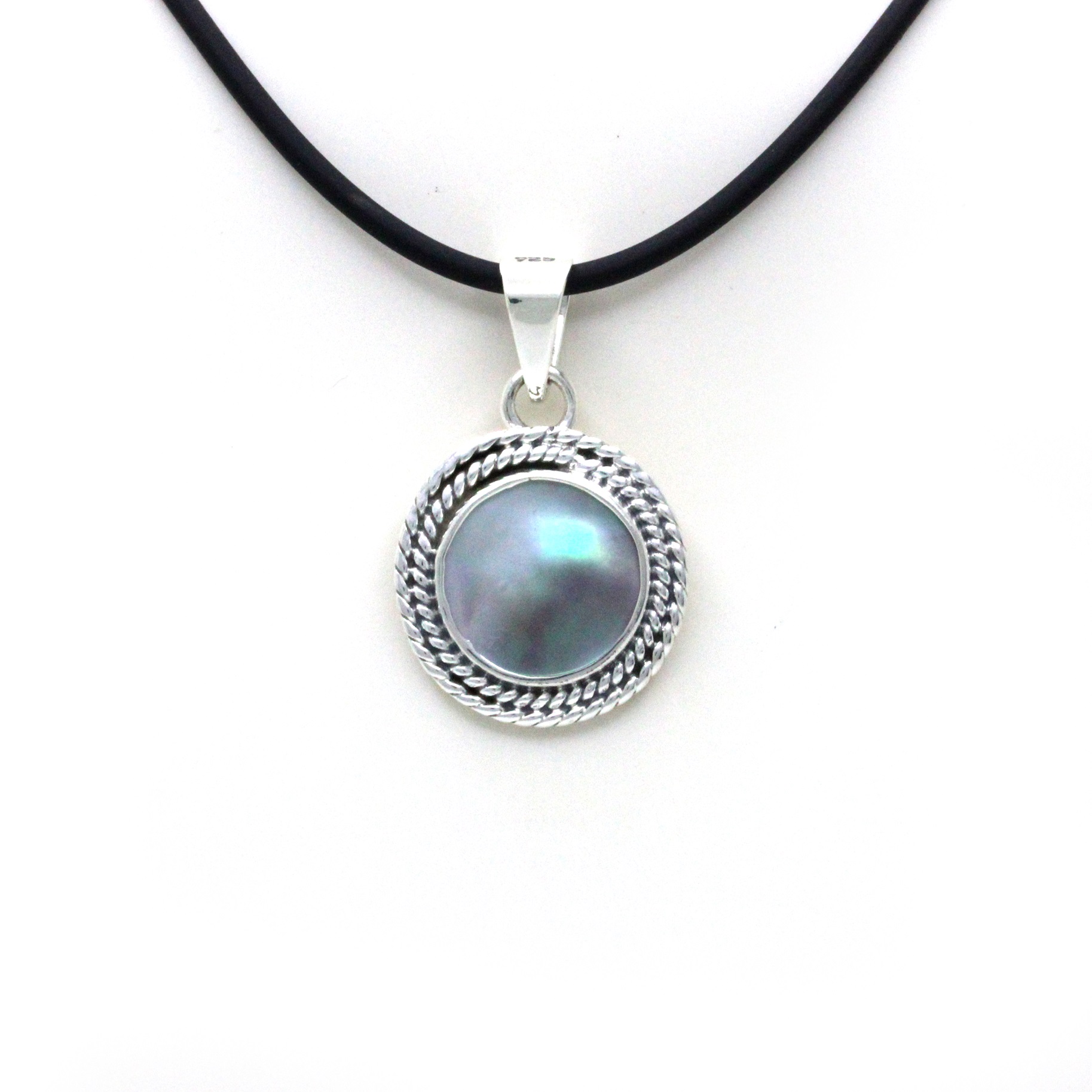 "Cord" Silver Shell Pendant
