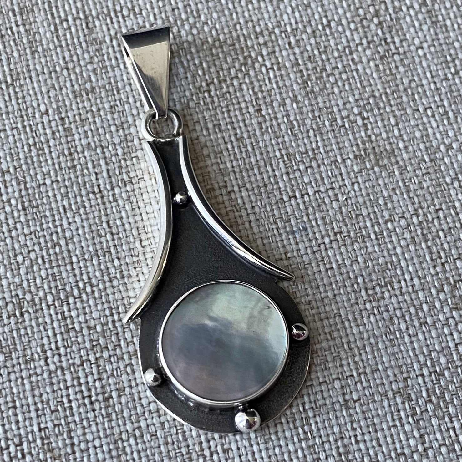 Dark Silver Shell Pendant - Image 5
