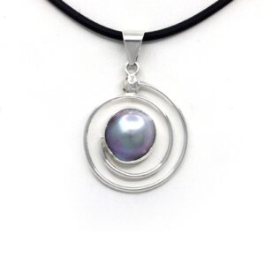 "Espiral" Silver Pendant with Cortez Mabe Pearl
