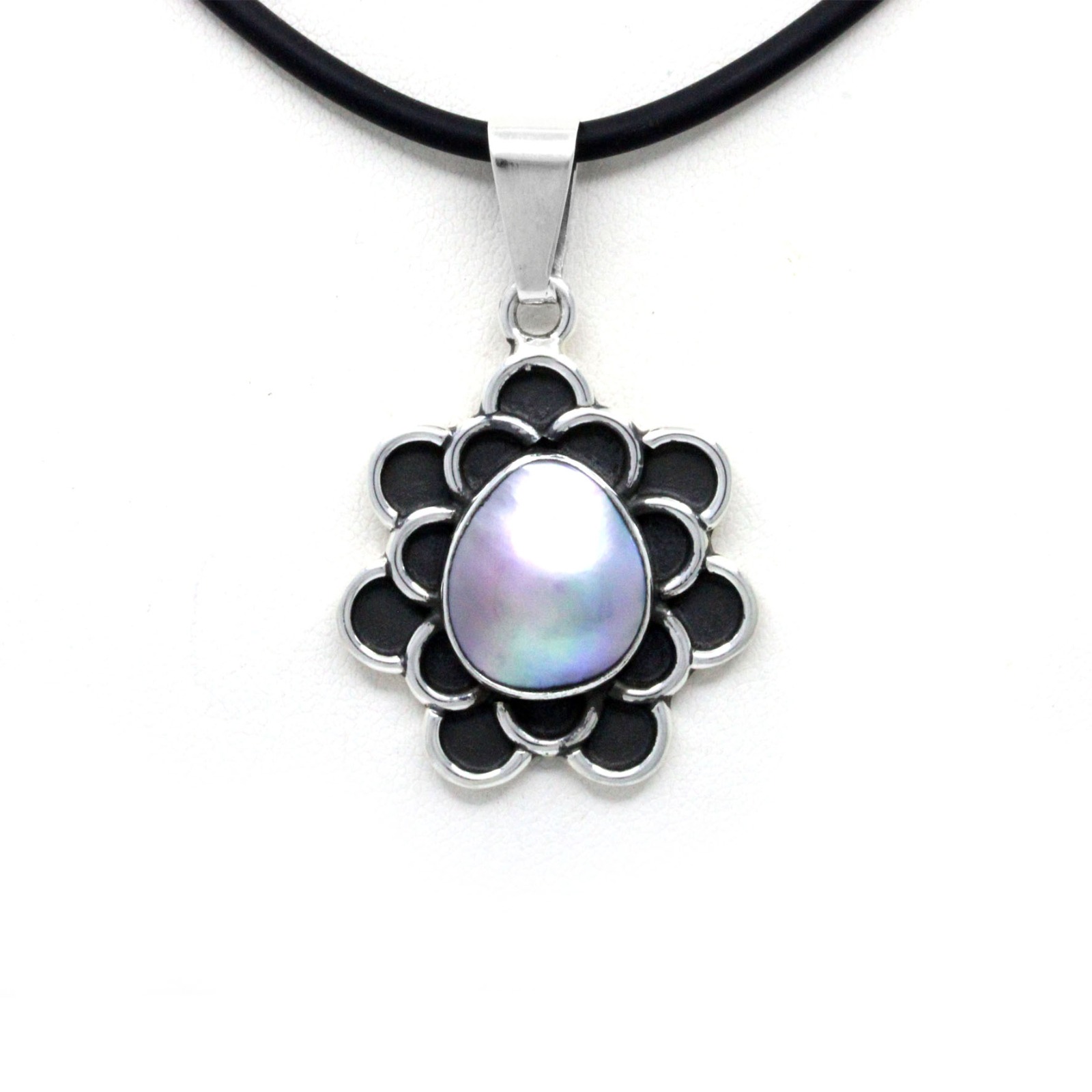 "Dahlia" Silver Pendant with Cortez Mabe Pearl