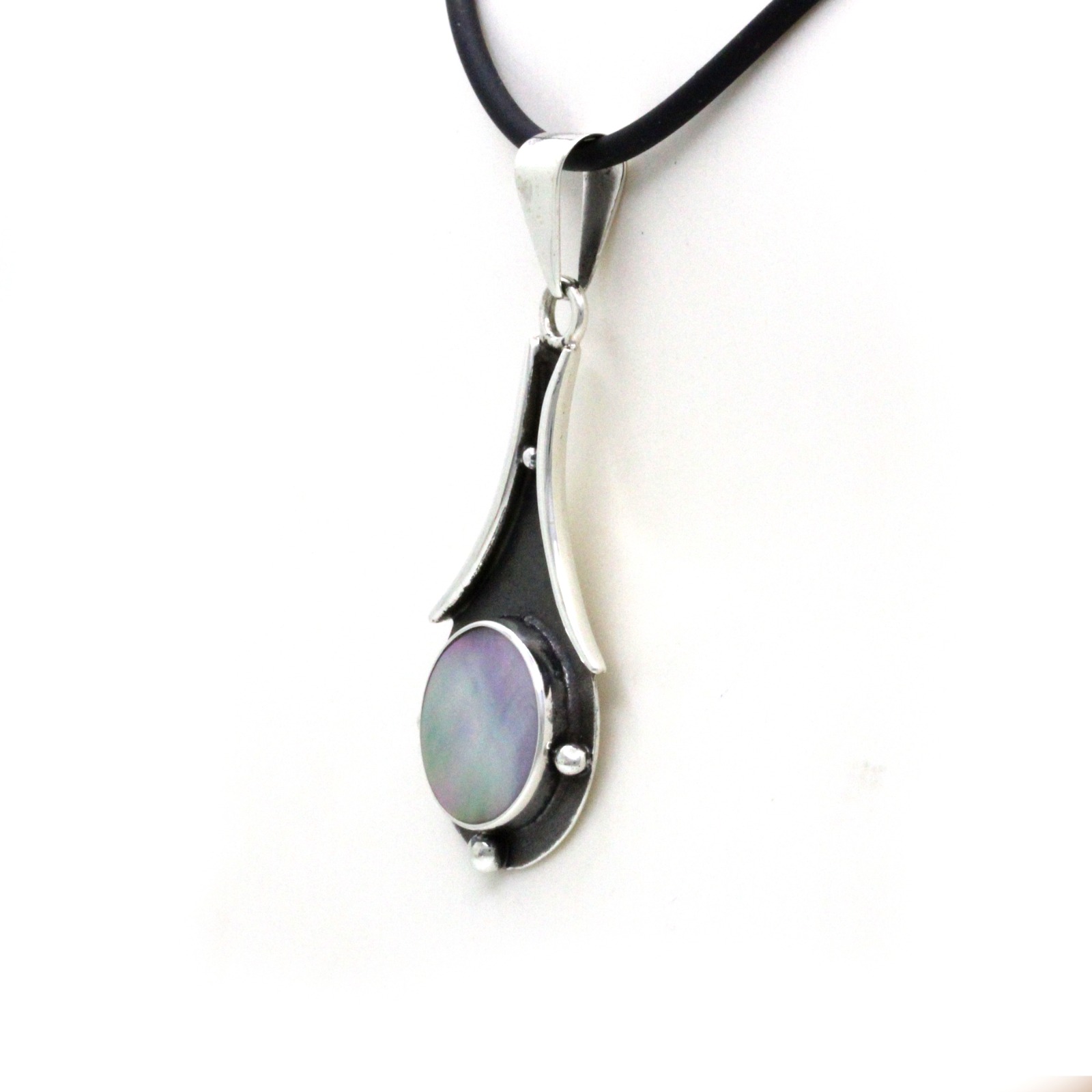 Dije de Plata con Concha - Image 3